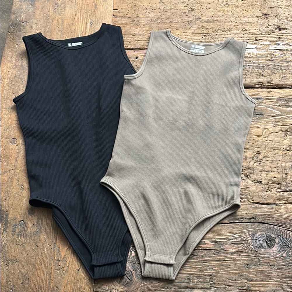 NWOT Set of 2 ribbed bodysuits sleeveless, no brand